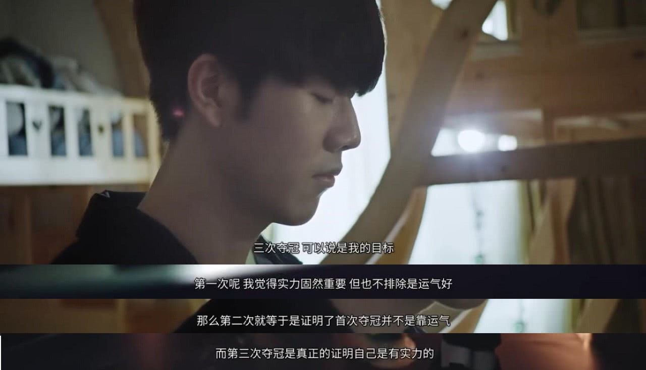 机上穿着压 机上穿着压