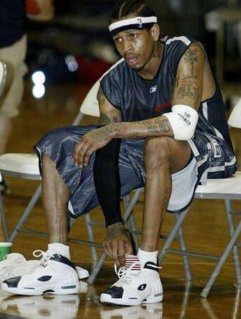 缩在一场球 缩在一场球