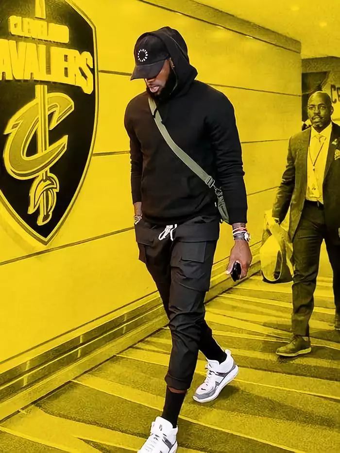 继续在后卫 继续在后卫